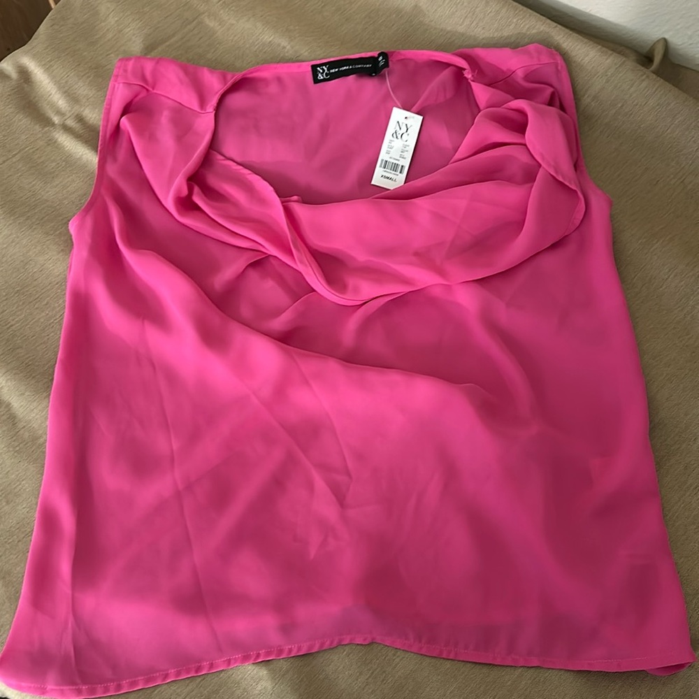 NWT NY&C cap sleeve, cowl neck blouse in great barbie like pink color, sz XS.